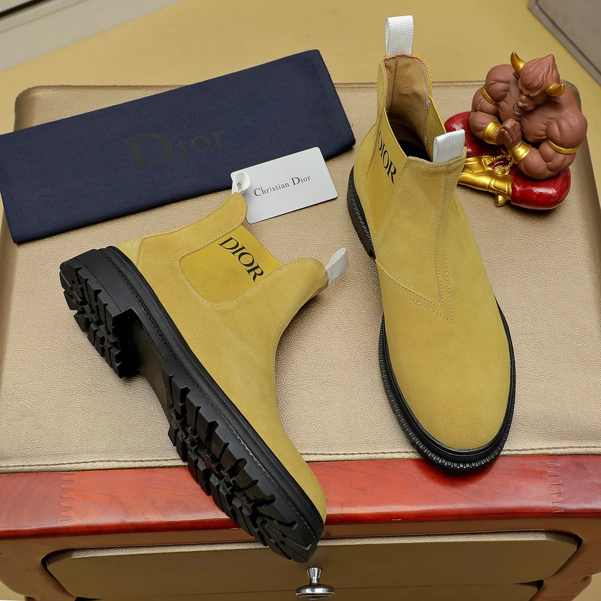 Ex-factory price: 480⌚️⌚️"Dior" Gaobang short boots⚠️⚠️Top purchasing agent🔍🔍Men's 2023HK counters are on sale simultaneously. Sole: The original sole is specially provided by the original factory. The exclusive movable molded sole is super comfortable. The original factory and the single product are handmade🔍🔍. The details determine the quality. We only make shoes with care. You can enter and exit the counter at will. Welcome to compare. 🇮🇹Size: 38-444️⃣Colors available